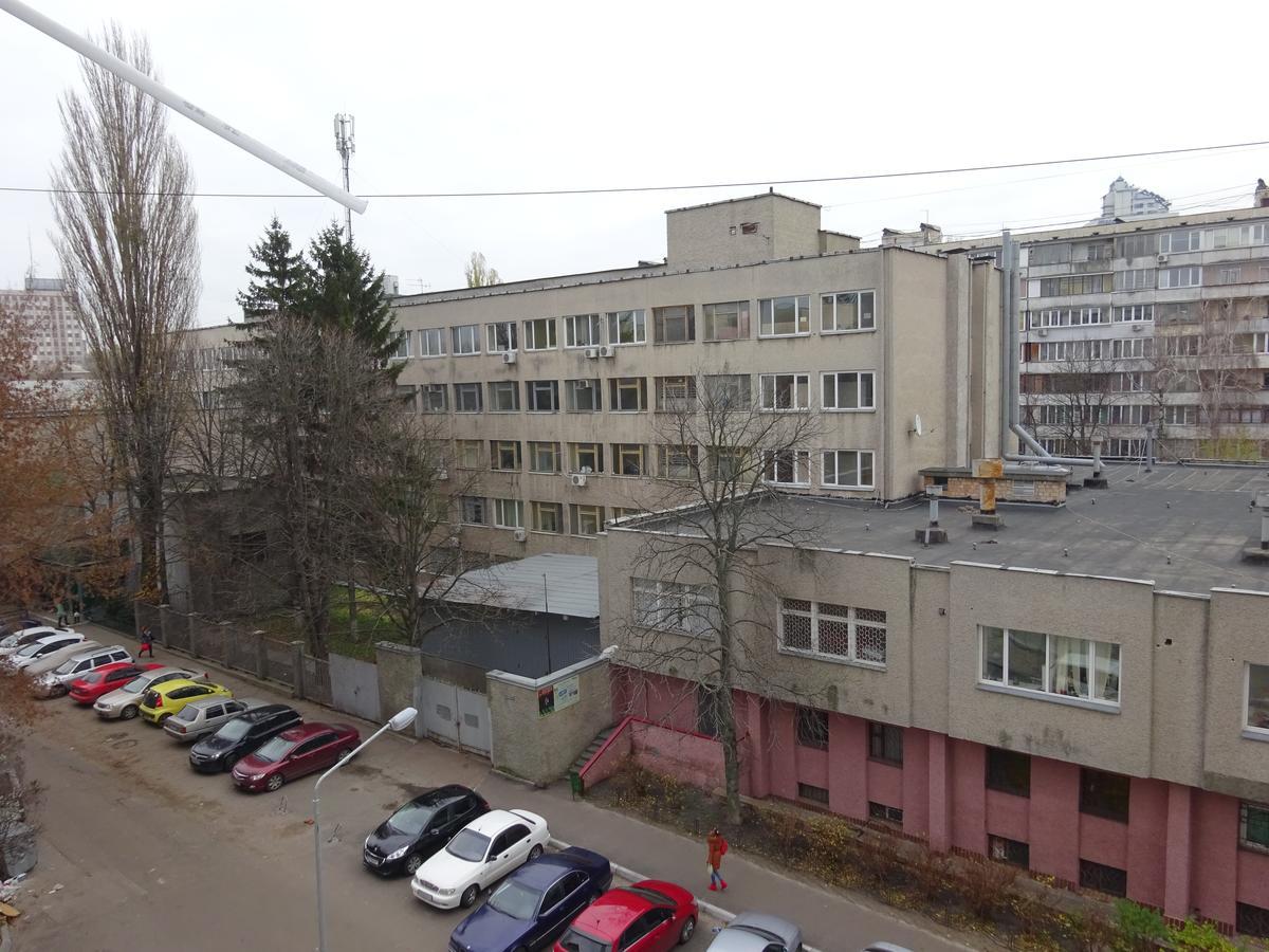كييف Apartment №23 Near The Metro Polytechnic Institute المظهر الخارجي الصورة